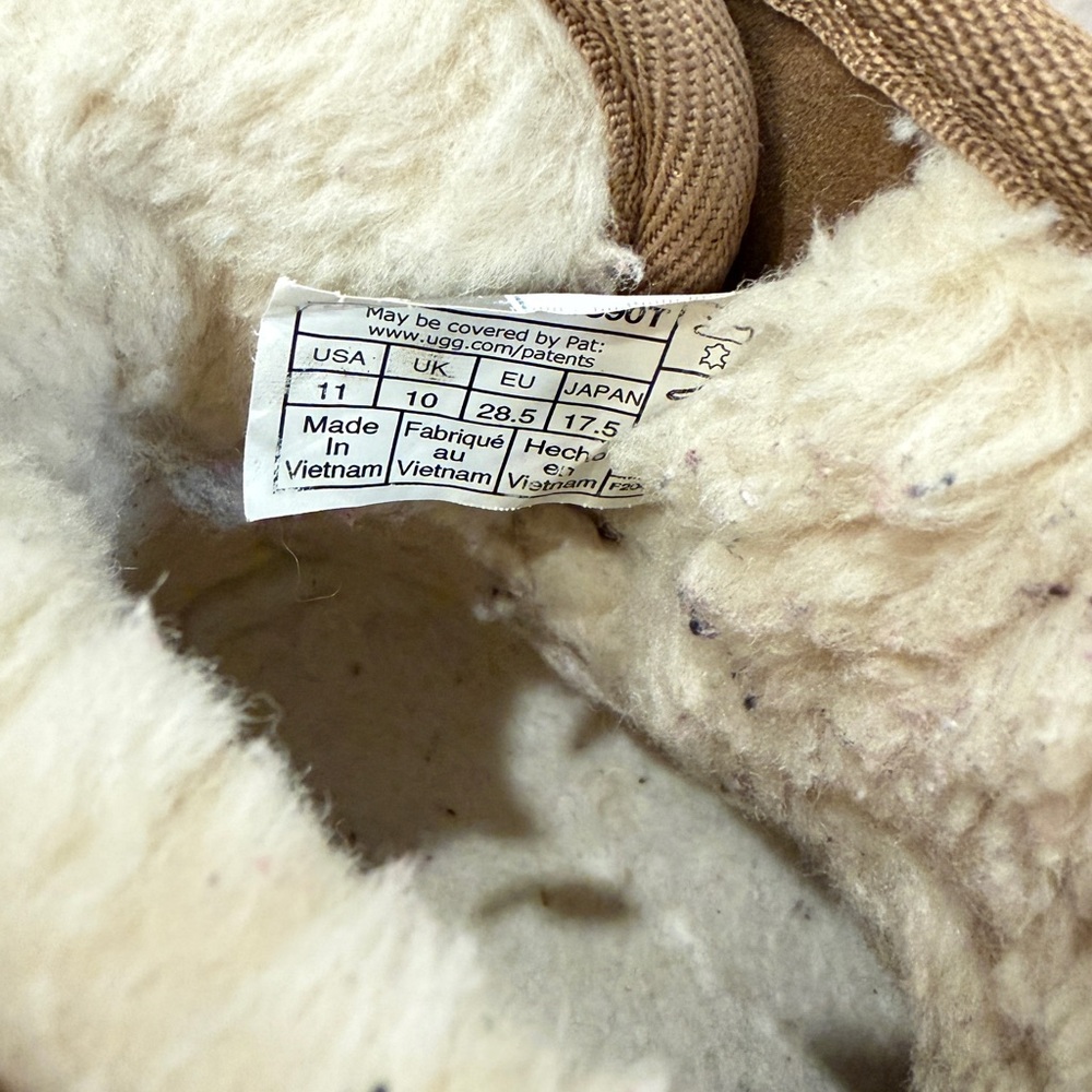 UGG Kids Brown Cozy Boots - Picture 7 of 7